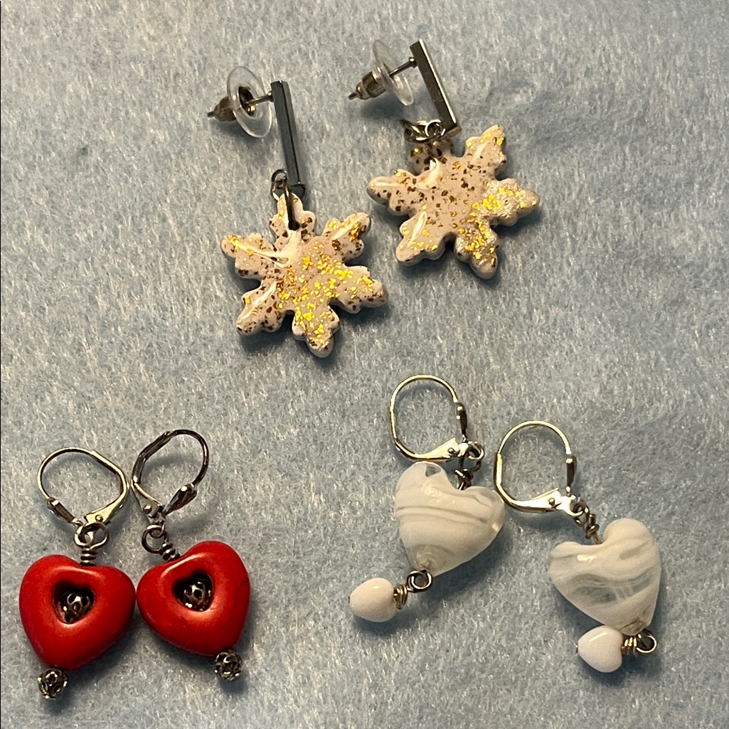 Elegant Snowflake And Heart Earrings Set